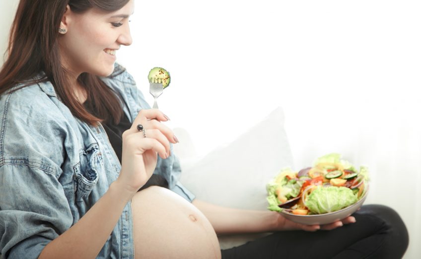 alimentos-que-benefician-en-el-embarazo-aserrinmx